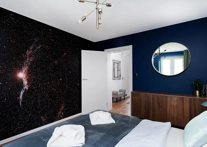 Charming With Balcony, Jewish District 公寓 *