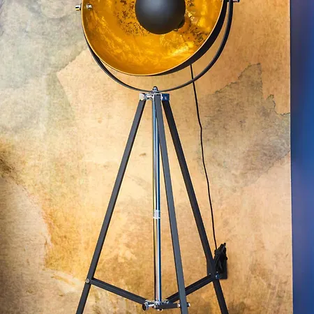 Charming With Balcony, Jewish District Apartamento