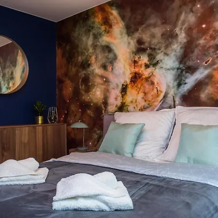 Charming With Balcony, Jewish District Apartamento