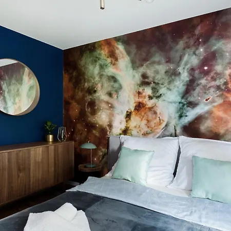 Charming With Balcony, Jewish District Appartement